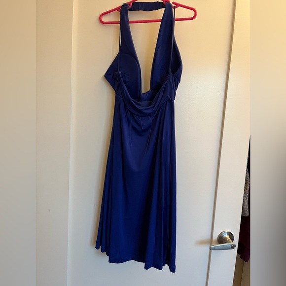 Blue satin stretch Halty dress - Picture 3 of 5